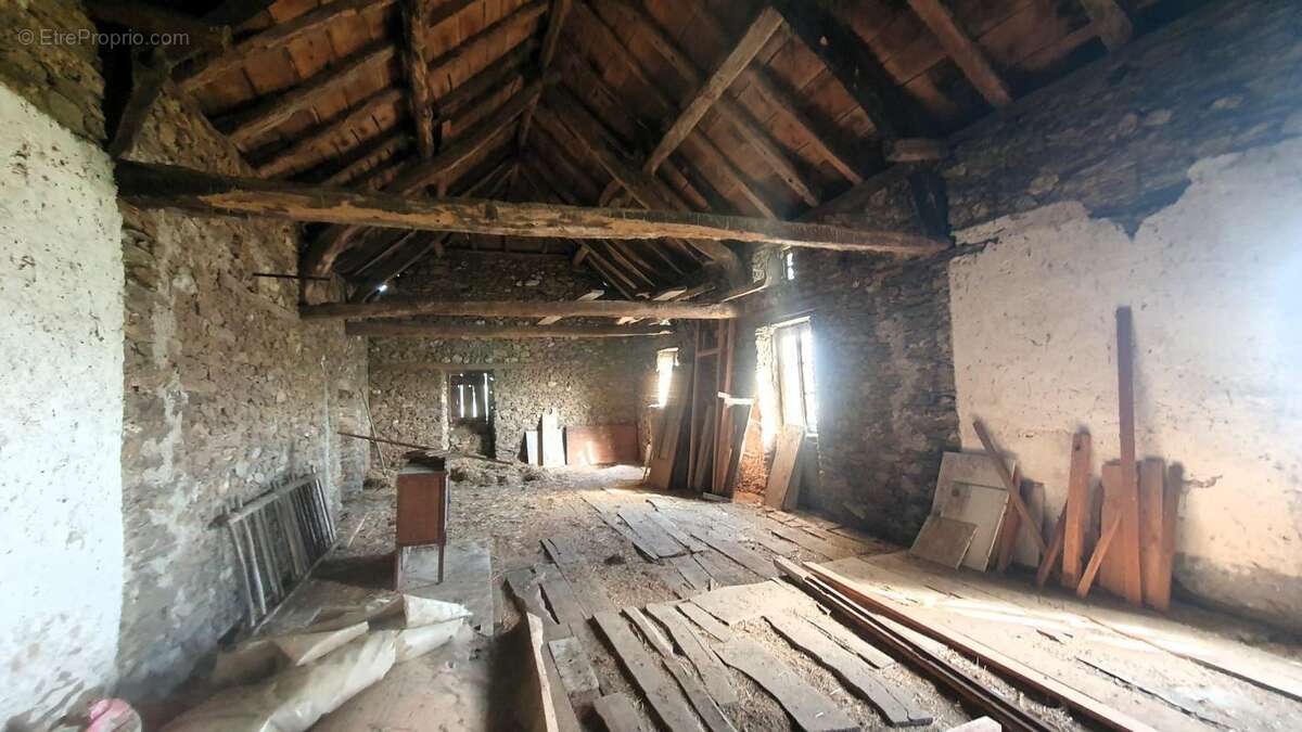 Maison à LA SALVETAT-PEYRALES