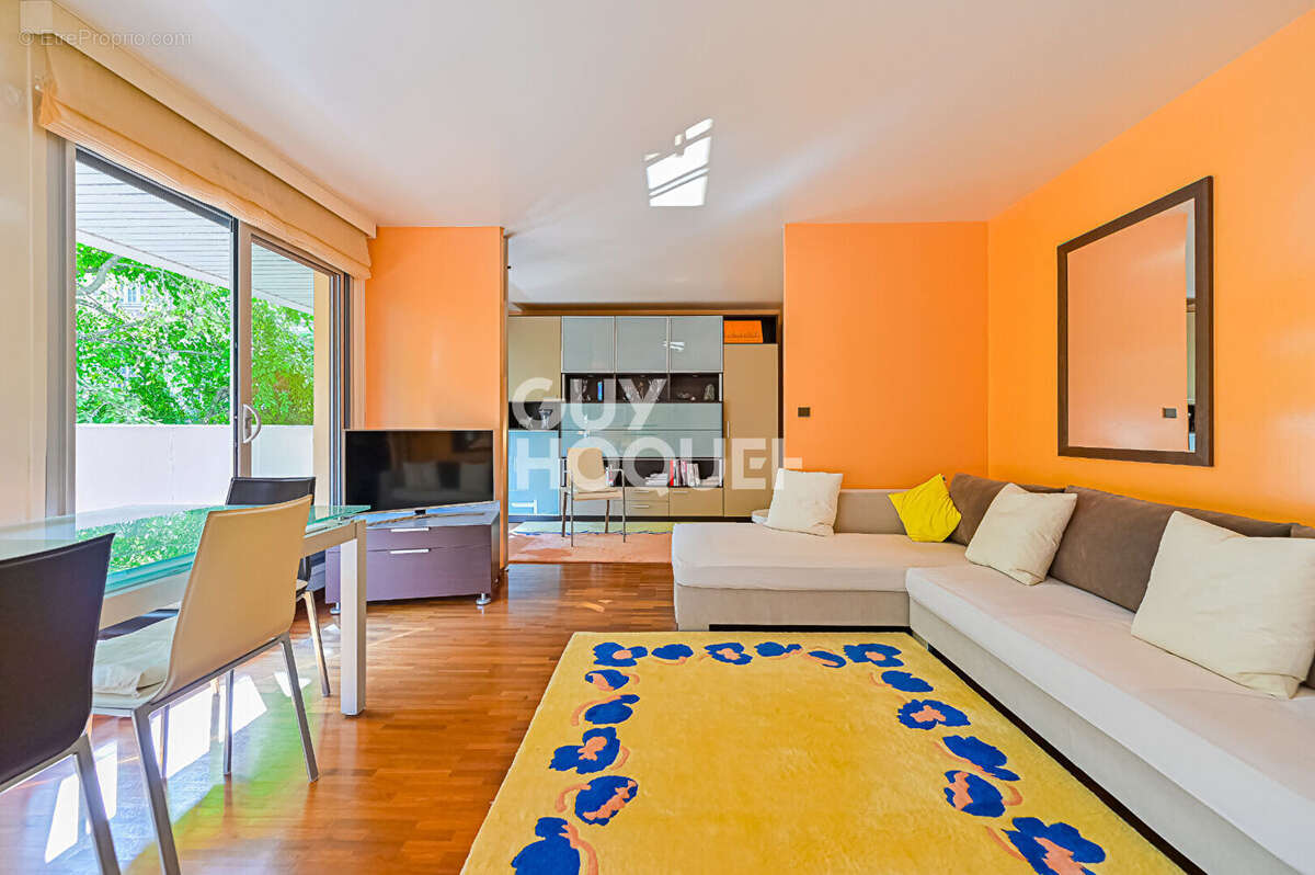 Appartement à PARIS-12E