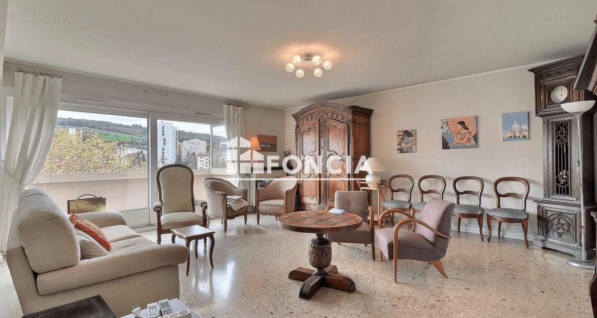 Appartement à SAINT-ETIENNE