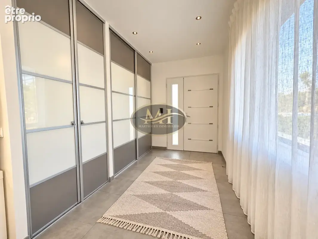 Maison contemporaine 175 m2   Piscine   Garage   Résidence sécurisée - photo 4