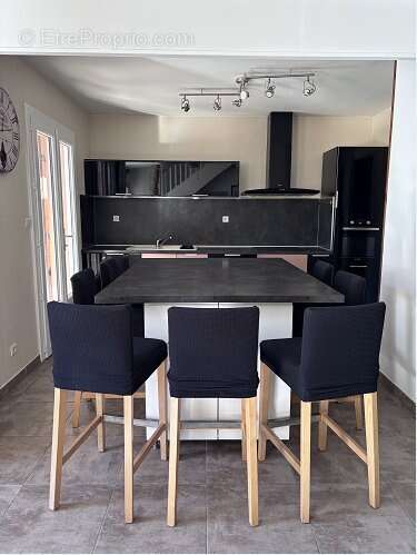 Maison 120 m² à Le Revest-Les-Eaux  - photo 3