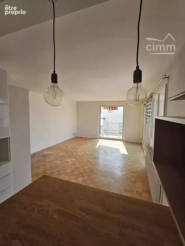 Bel appartement avec grande terrasse et parking - photo 3