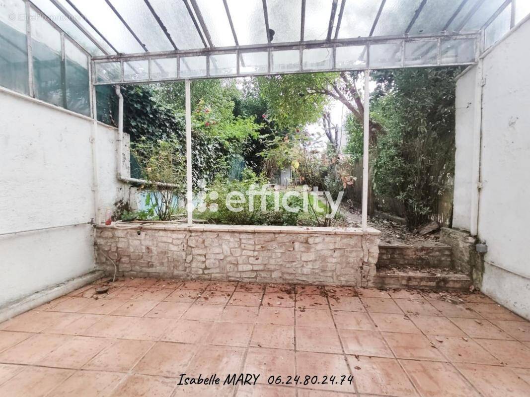 Appartement à FRESNES