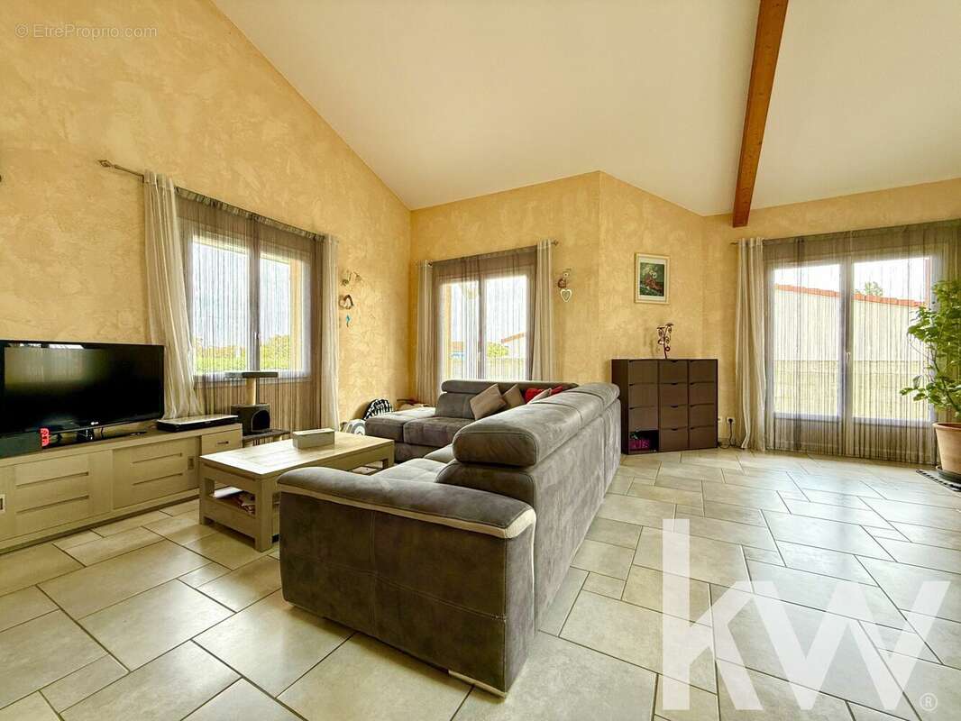 Maison à SAINT-BONNET-PRES-RIOM