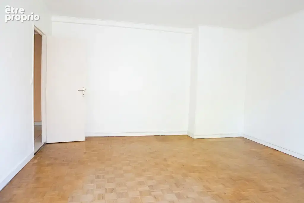 CAUDERAN - Secteur Pins Francs - Ruevb des Orangers - T3 avec 2 balcons, Cave et Garage Box. - photo 4