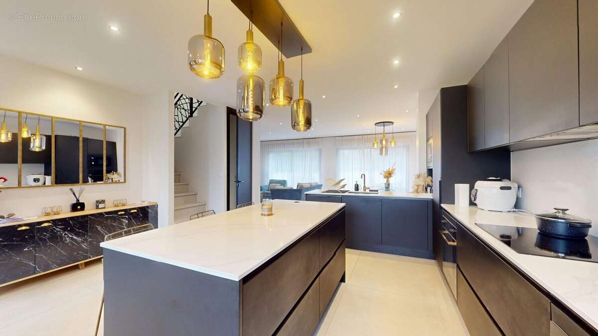 Maison à SAINT-MAUR-DES-FOSSES