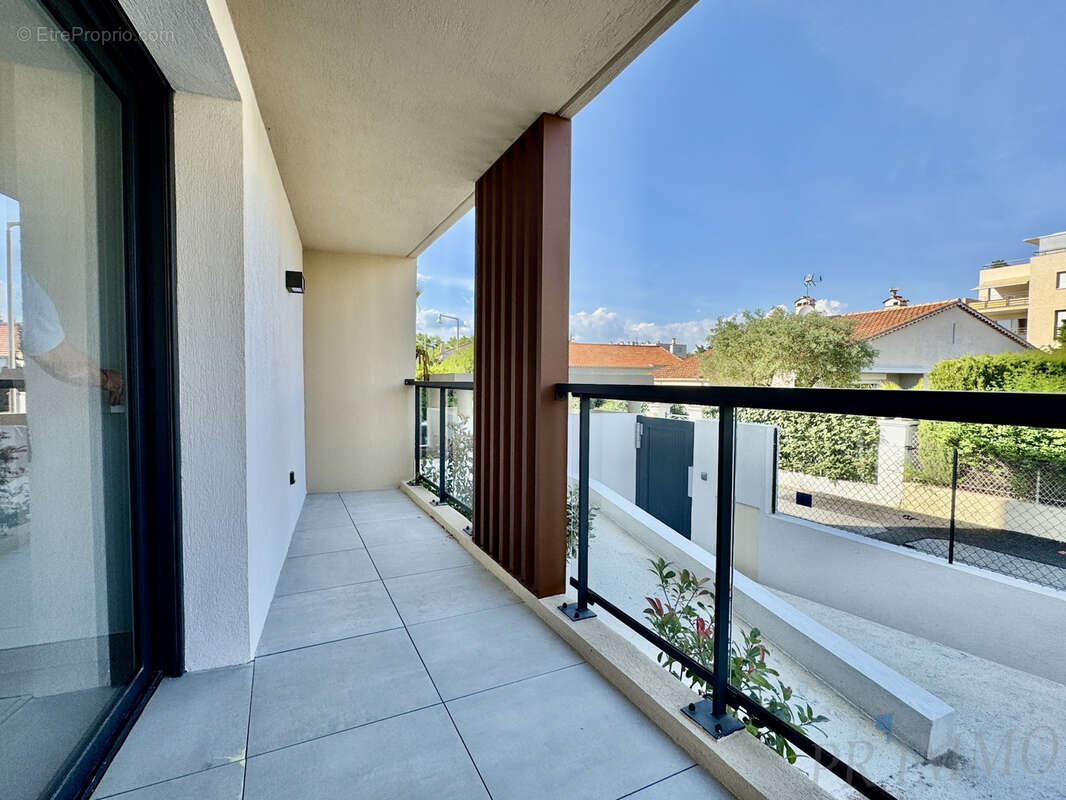 Port fréjus 2   appartement 3 pièces de 76 m2 avec jardin, terrasses et 3 parkings - photo 6