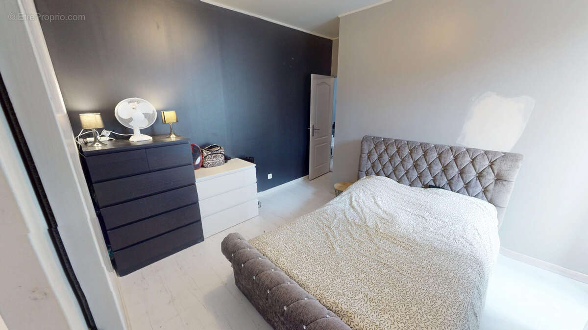 Appartement à LE CHAMBON-FEUGEROLLES