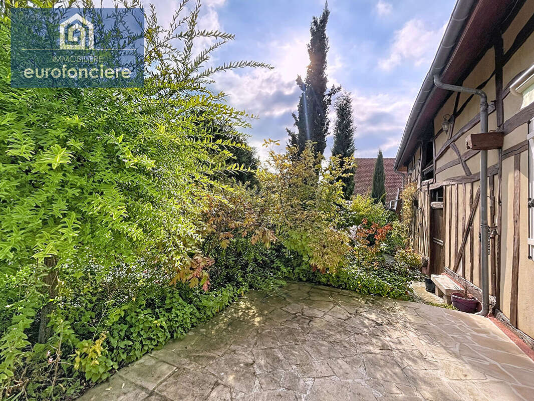 Maison à SAINT-BENOIT-SUR-SEINE