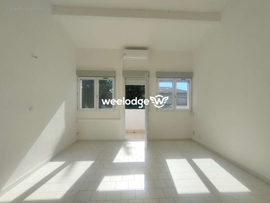 Séjour avec balconnet - Appartement à CAVAILLON
