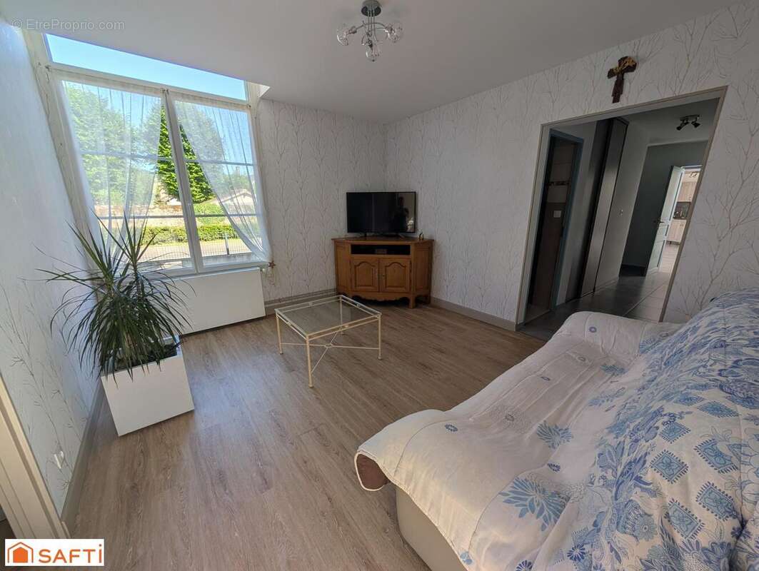 Maison 140 m² à Feings  - photo 6