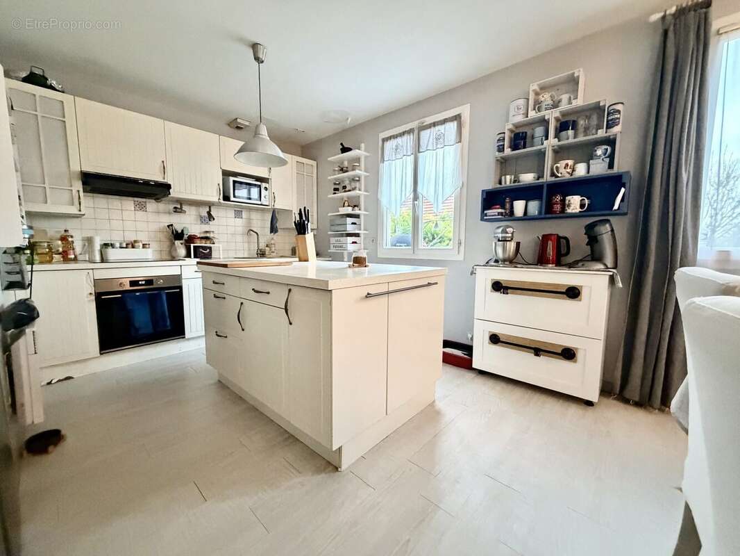 Maison à MARLY-LA-VILLE