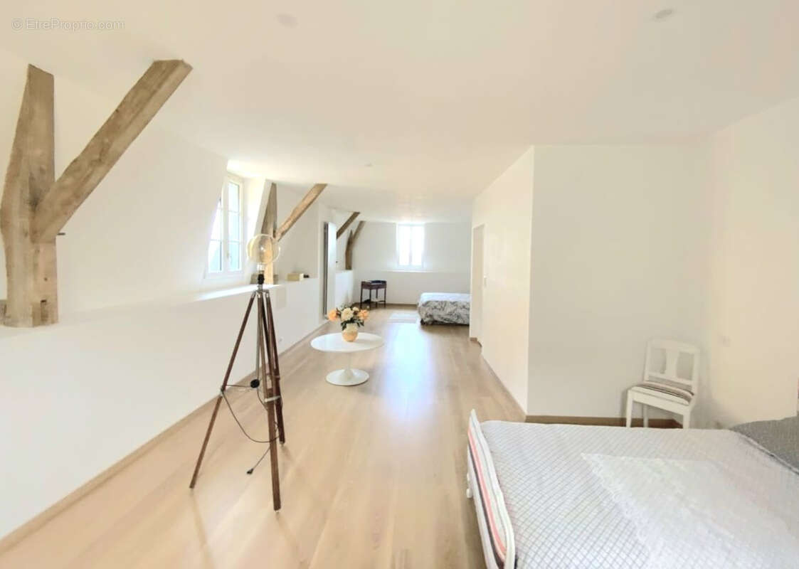 Appartement à SALLES-DE-BELVES