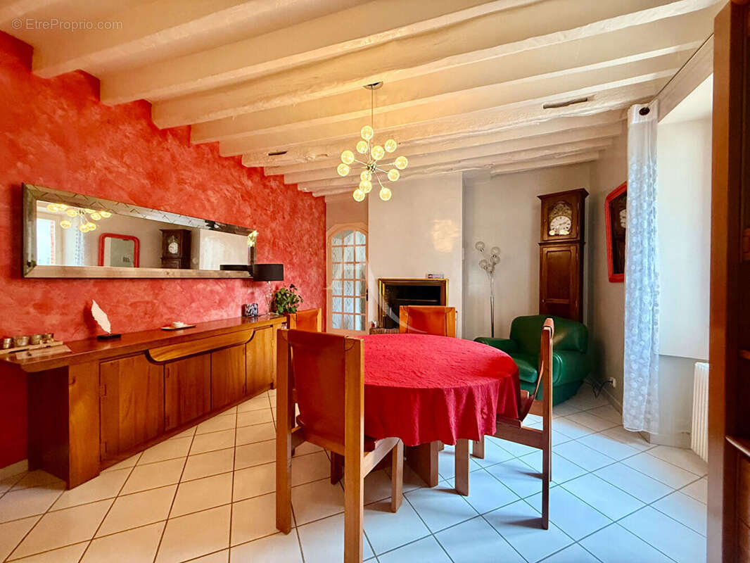 Maison à MORANCEZ