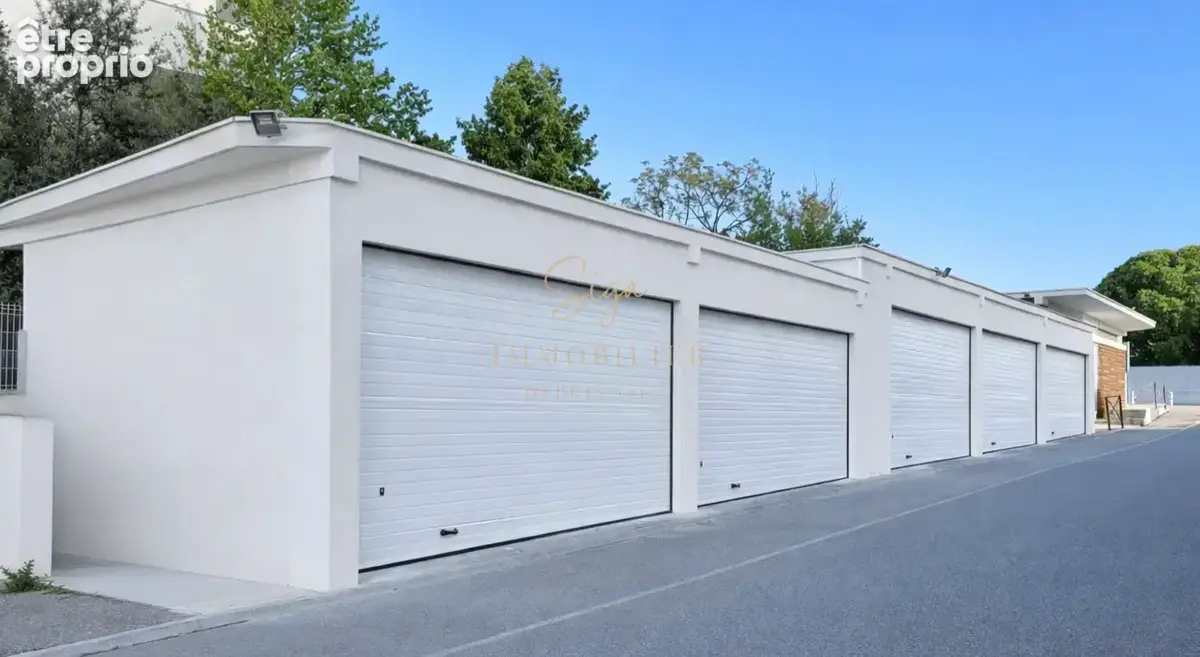 Parking à MARSEILLE-8E