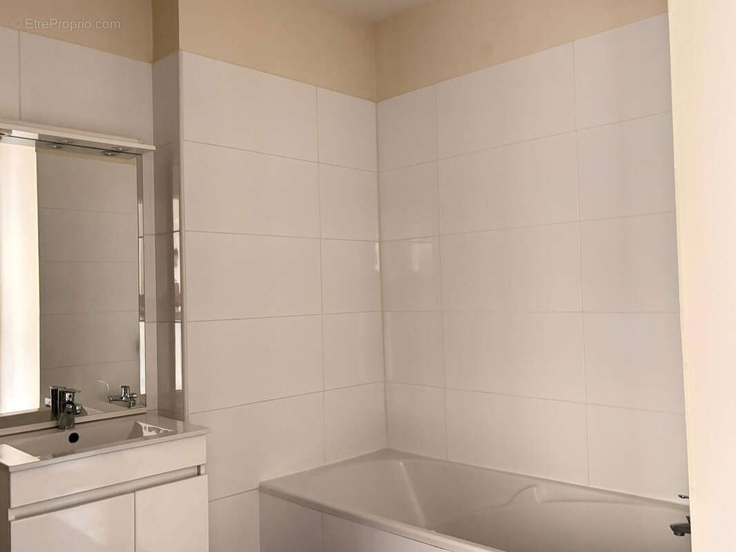 Bordeaux place amedee larrieu   appartement t3 traversant, dernier etage et vue degagee - photo 8