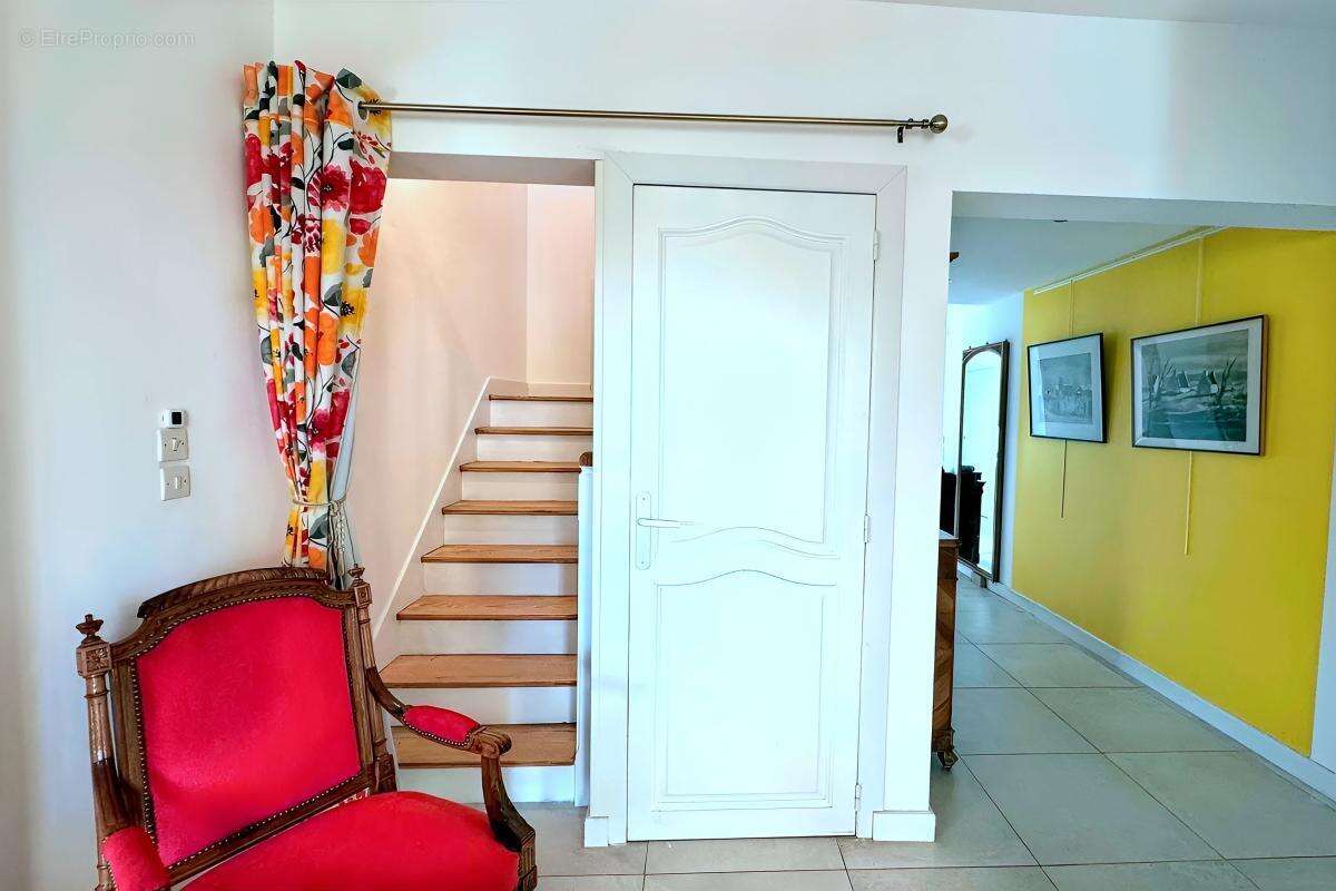 Maison à RENAISON