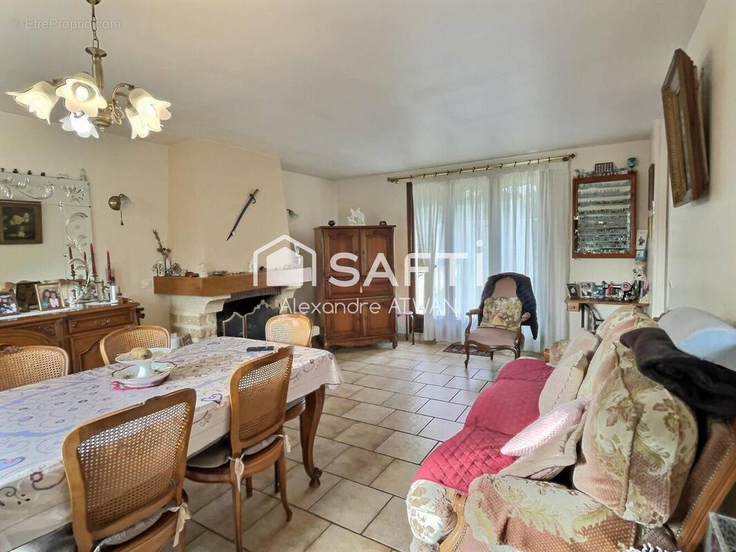 Photo 1 - Maison à MENILLES