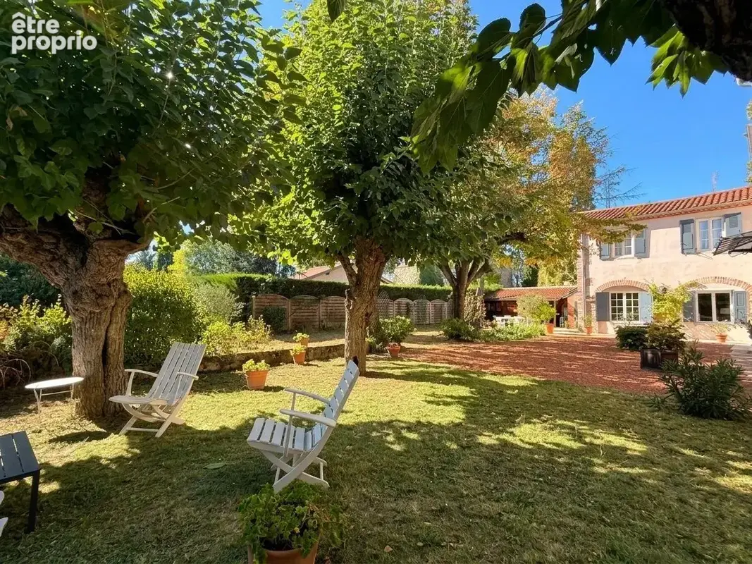 Maison 12 pièces 335 m² à vendre à Montbrison (42600) - photo 2