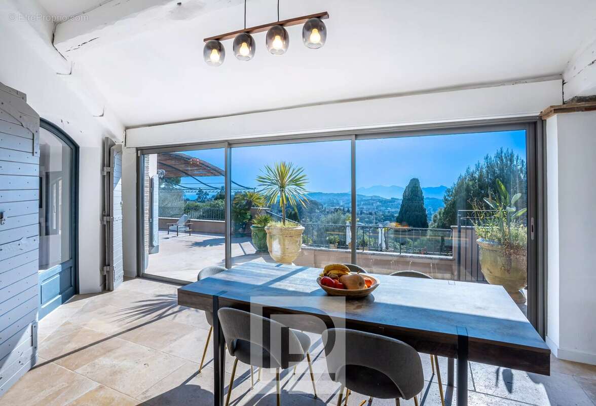 Maison à MOUGINS