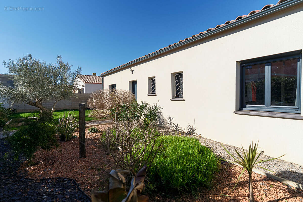 Maison à LEZIGNAN-CORBIERES