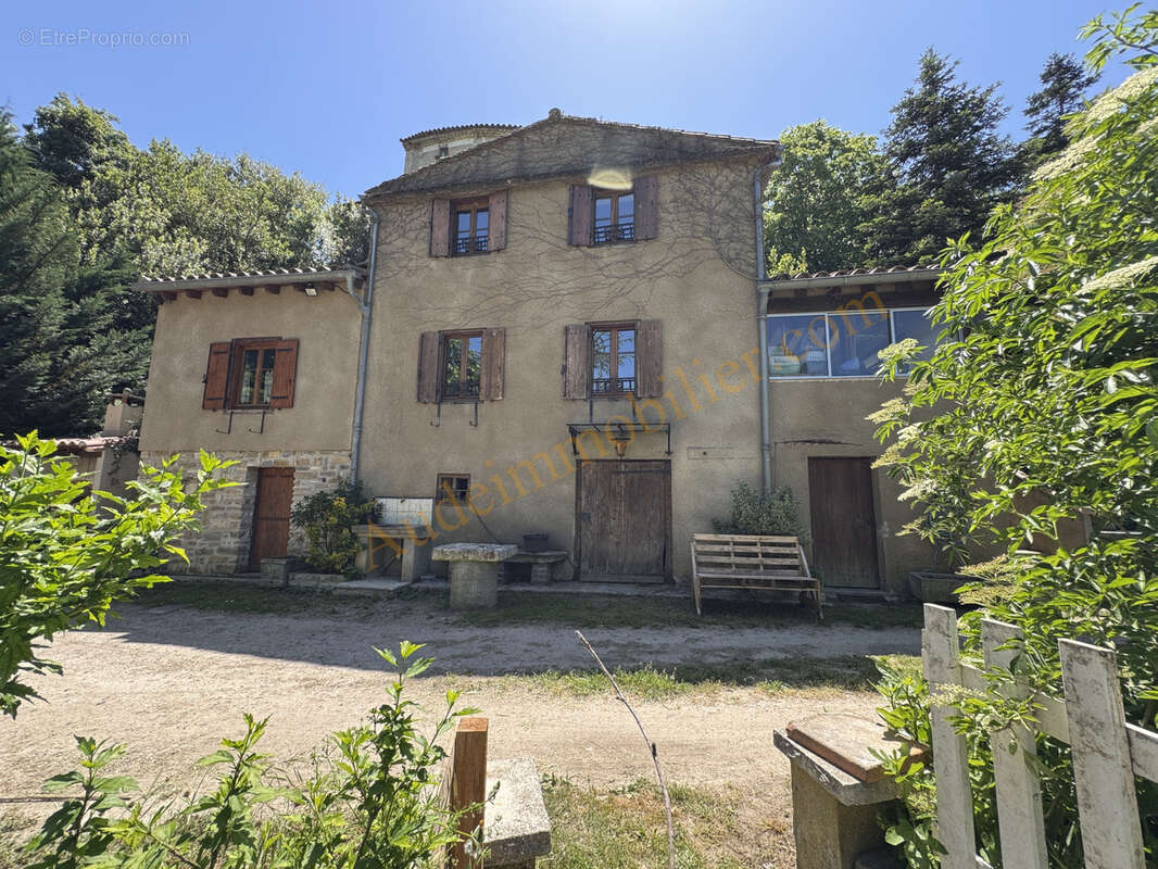 Maison avec jardin de 3500m2 environ - photo 3