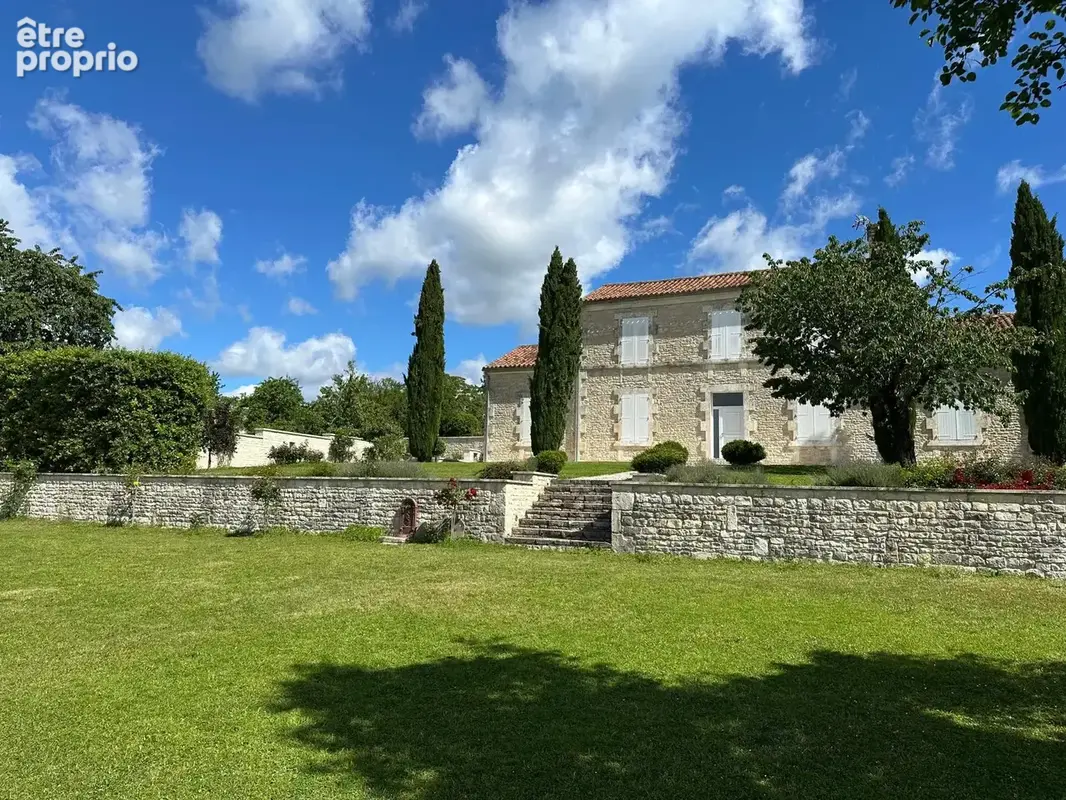 Ancien presbytere à 5 km  de ruffec - photo 2