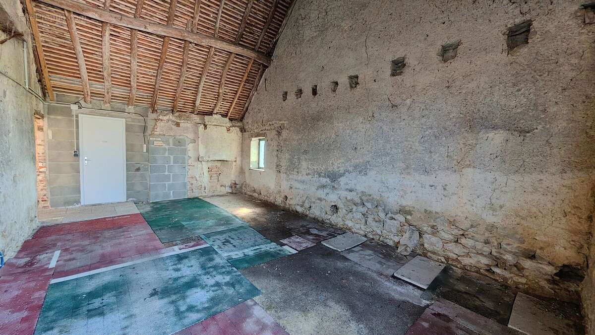 Maison à CONTIGNY