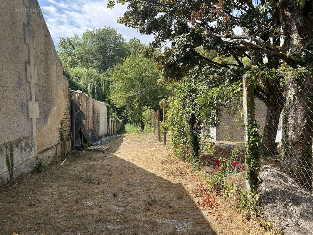 Grande grange à rénover avec permis de construire - photo 12
