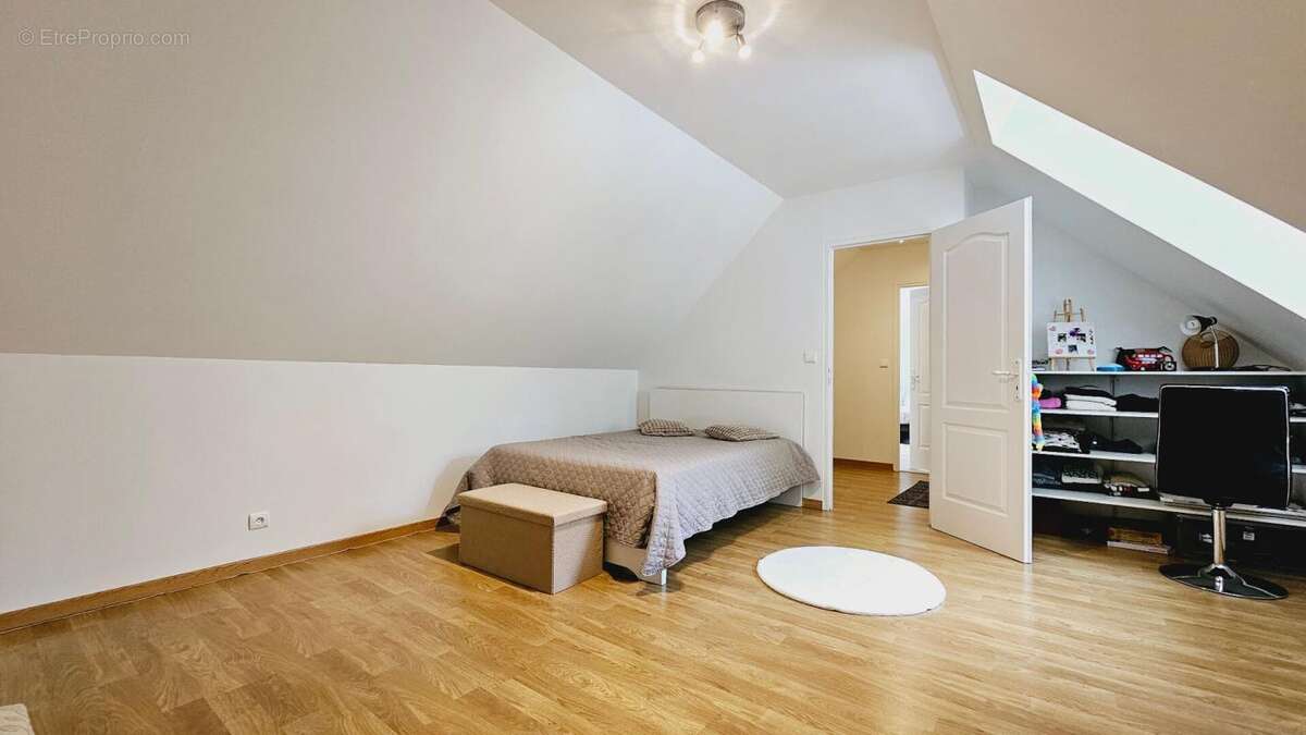 Maison à MEHUN-SUR-YEVRE