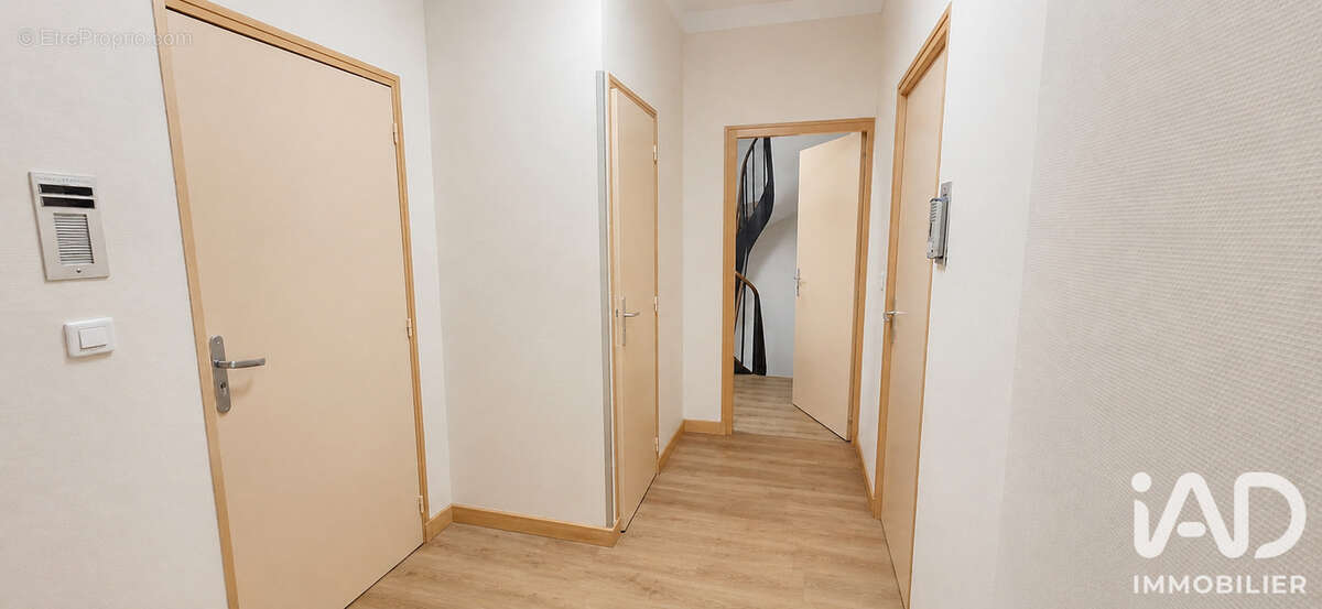 Commerce 60 m² à Chateauroux  - photo 4