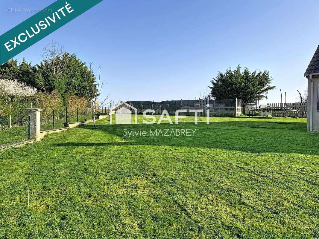 Photo 2 - Maison à VILLENEUVE-LA-GUYARD