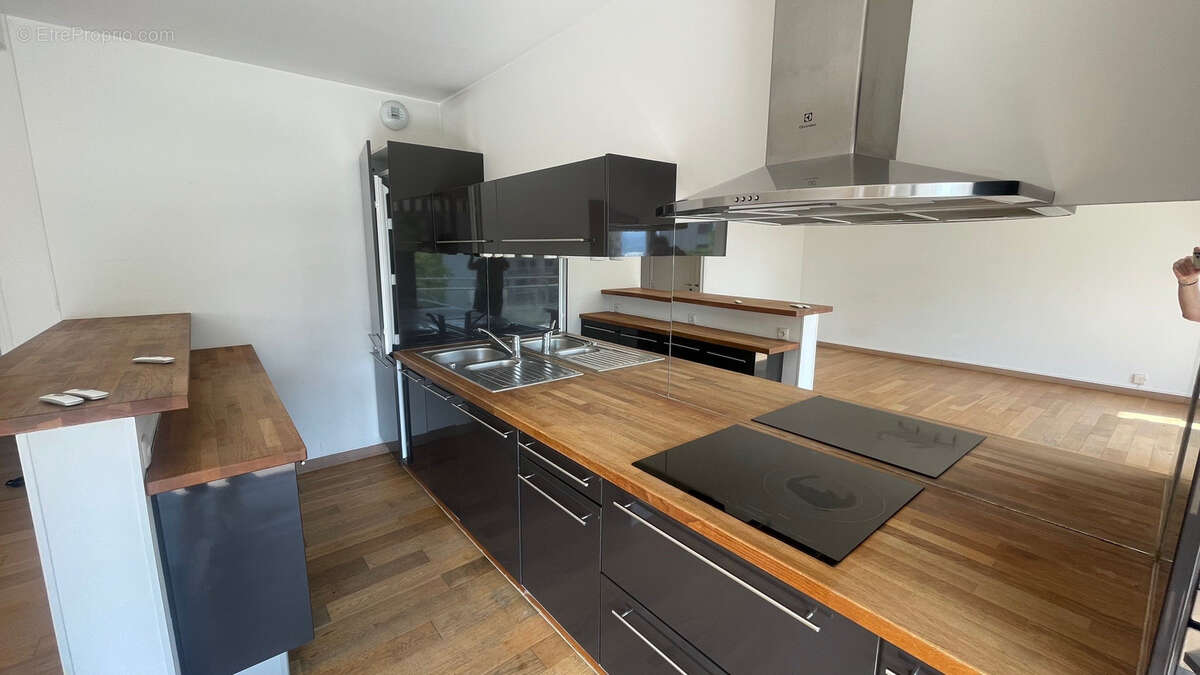 Appartement à MARSEILLE-6E