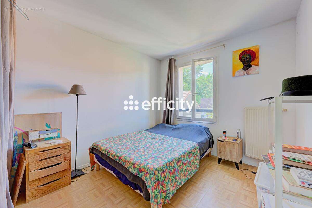 Maison 84 m² à Combs-La-Ville  - photo 6
