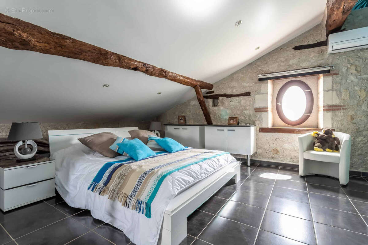 Stone barn conversion - photo 27