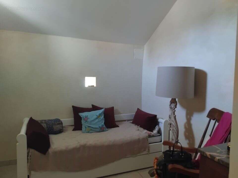 Maison 92 m² à Guipy  - photo 8