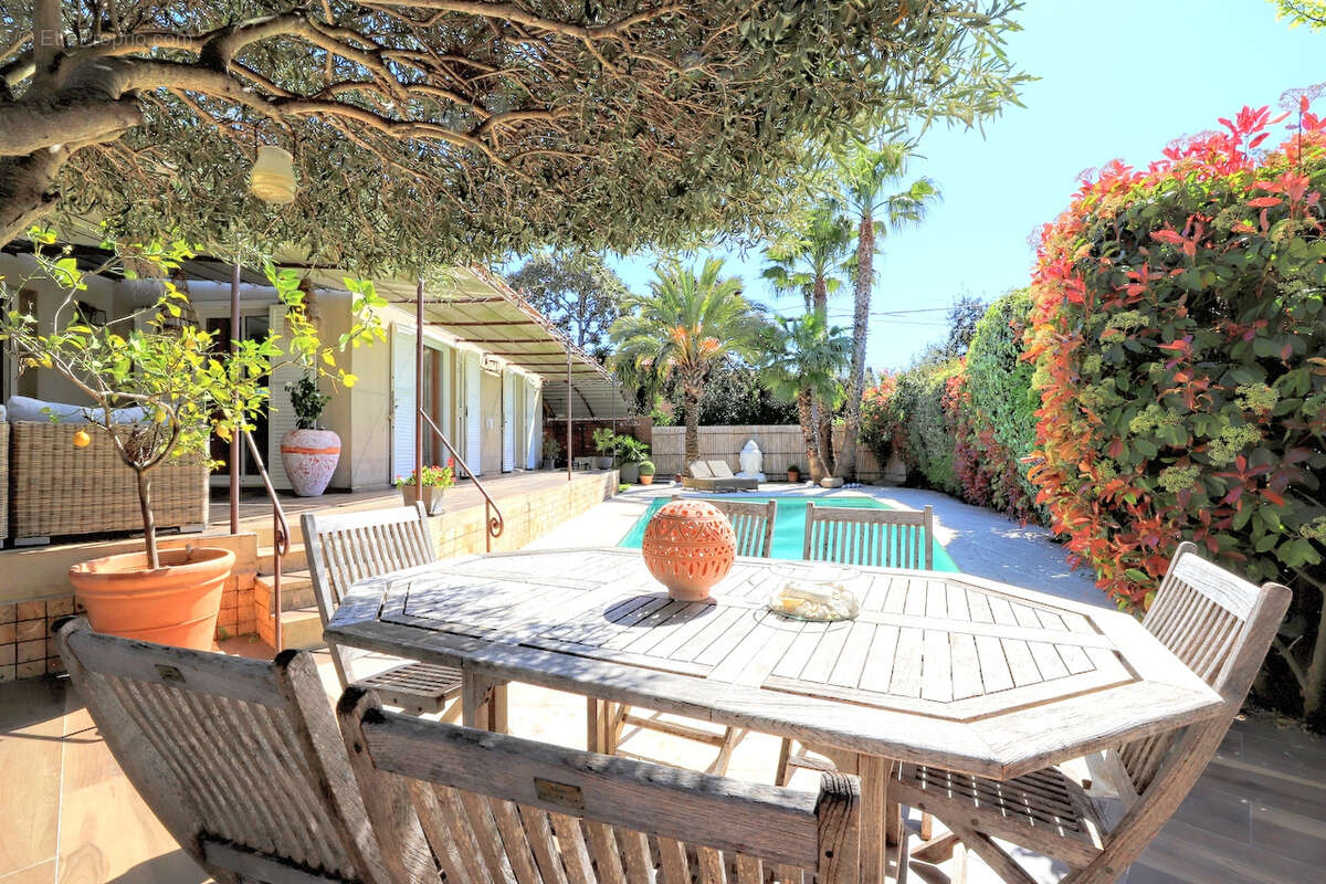 Maison à SIX-FOURS-LES-PLAGES