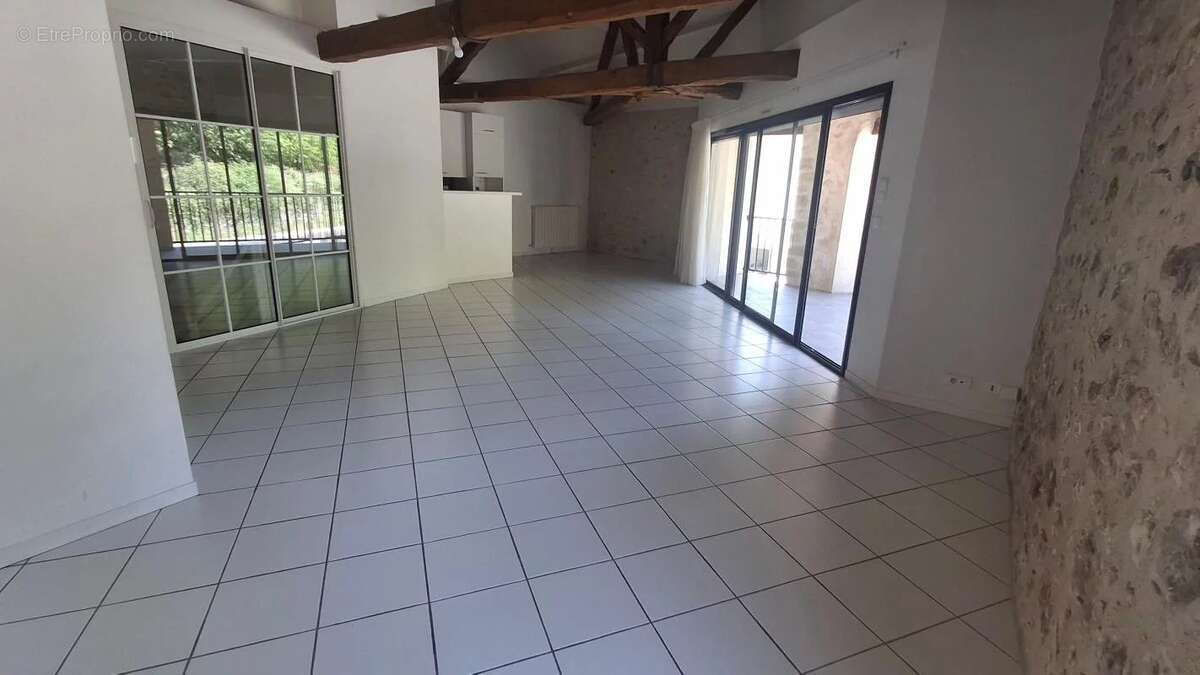 Appartement à CHATEAU-L'EVEQUE