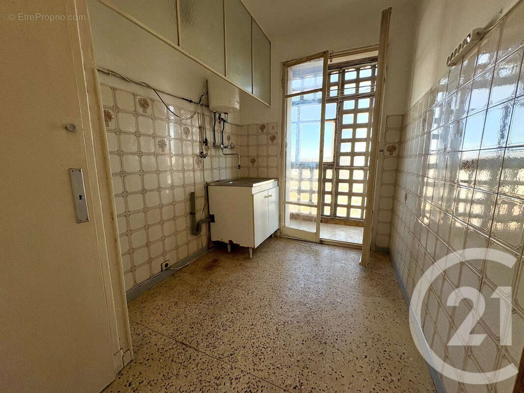 Appartement à MARSEILLE-4E