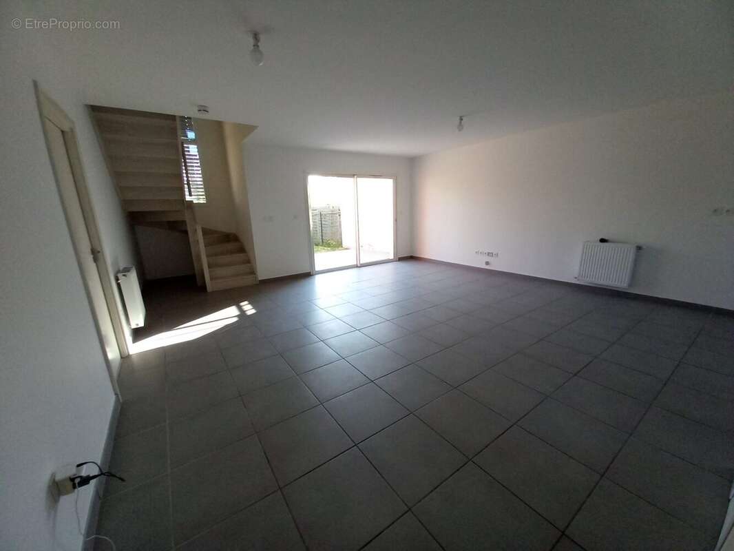 Maison à BRUGUIERES