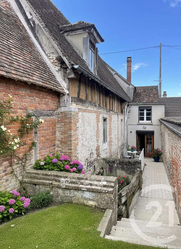 Maison à ERAGNY-SUR-EPTE