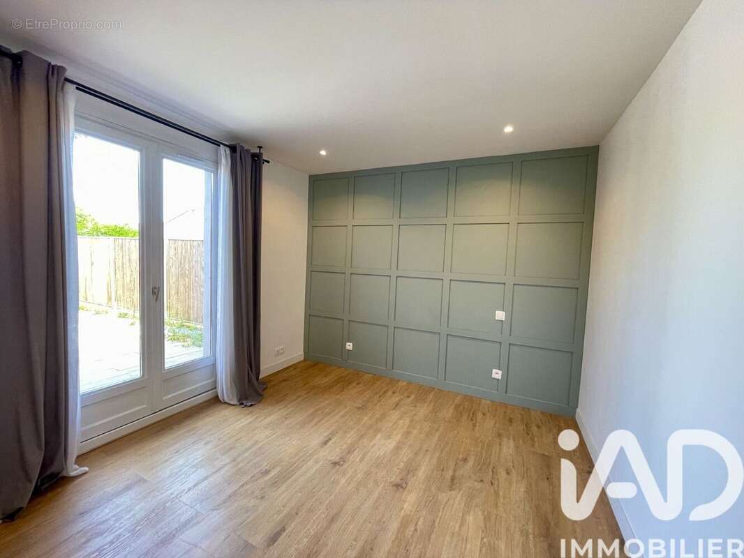Maison 84 m² à La Londe-Les-Maures  - photo 6