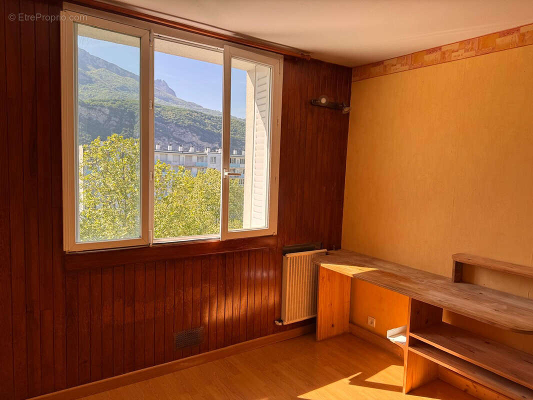 Appartement à LE PONT-DE-CLAIX
