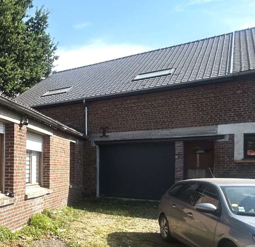 Grange à rénover développant 243m2 environ, toiture neuve ! Beau potentiel !! - photo 4