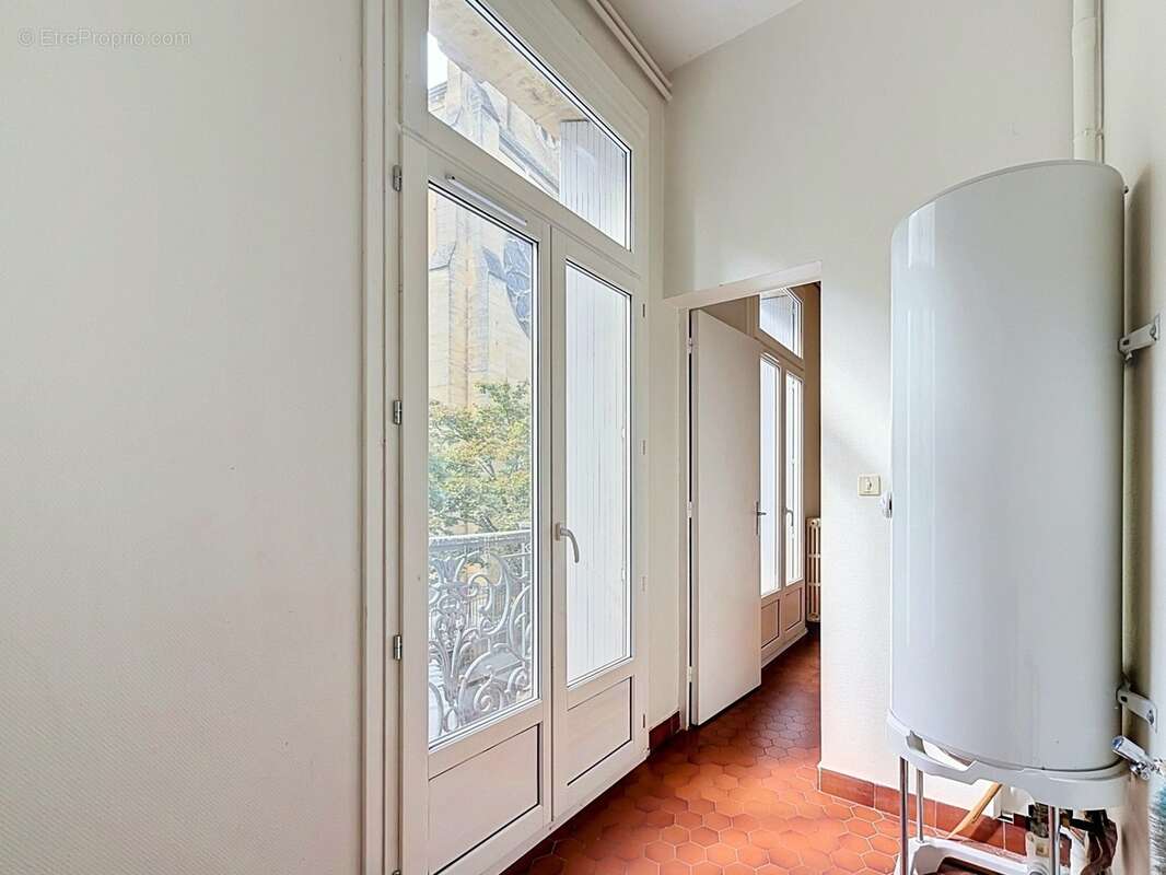 BERGERAC CENTRE – Superbe appartement de standing de 110 m² - Type 4 - avec balcon - photo 8