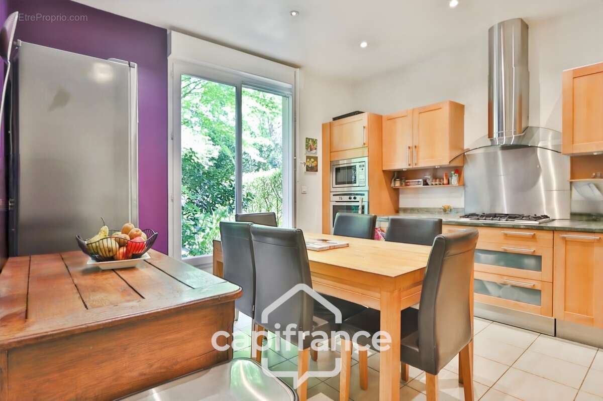 Maison familiale à vendre 7 pièces GARCHES (92) - photo 7