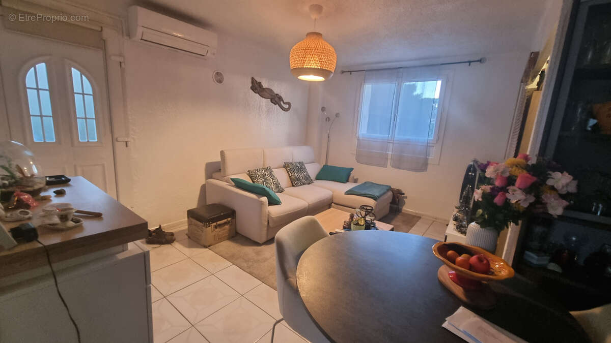 Appartement à SIX-FOURS-LES-PLAGES
