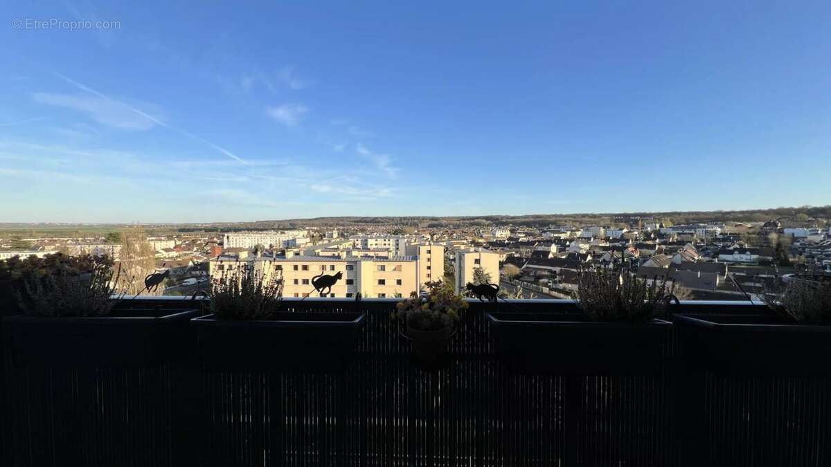 Appartement à LES CLAYES-SOUS-BOIS