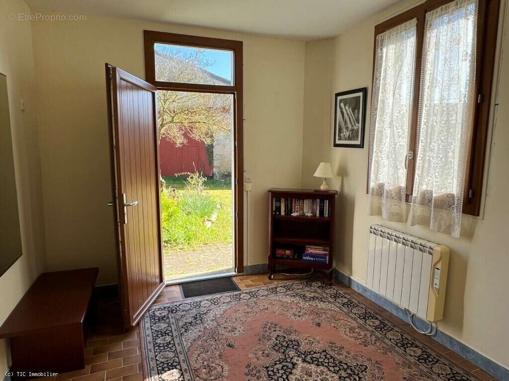 Maison de Campagne avec Dépendances 5 Minutes de Civray - photo 10