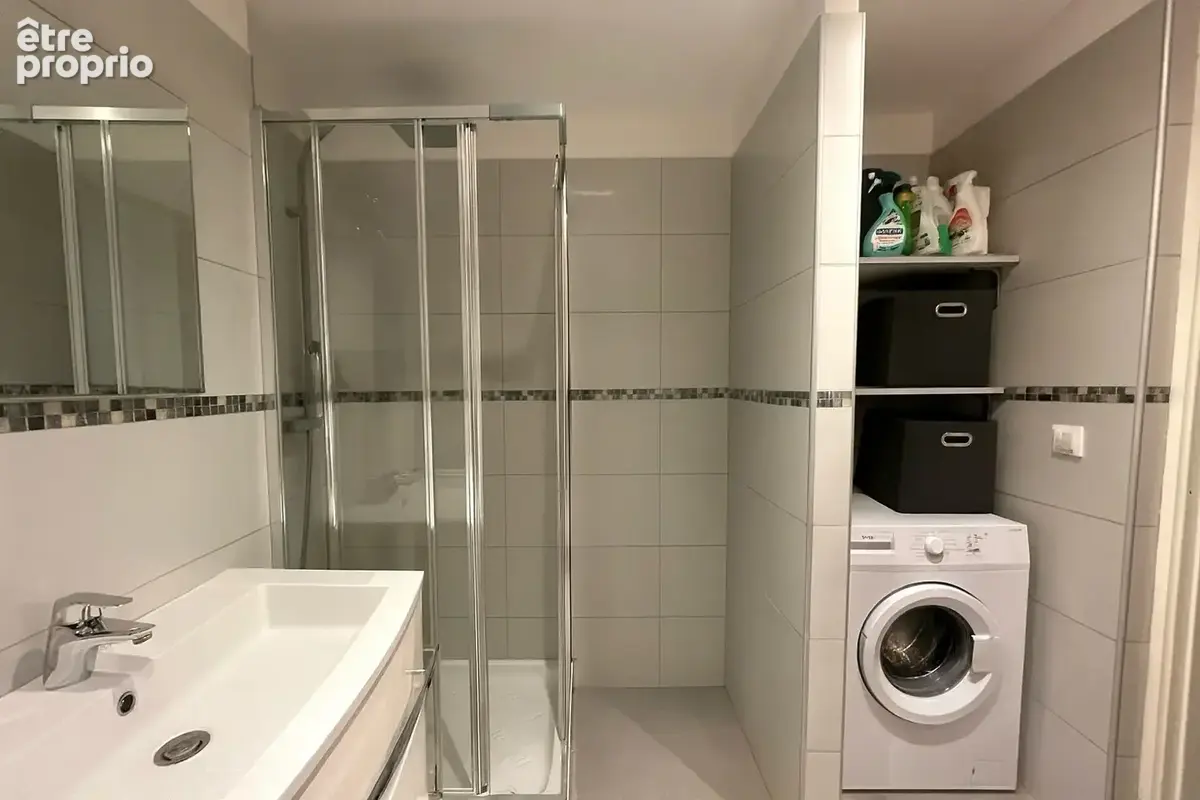 MENTON - Garavan. Idéal investissement, Beau studio rénové avec balcon dans une résidence en front de mer. - photo 9